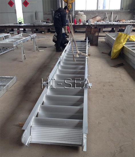 /uploads/image/20180619/Picture of Boat Aluminium Accommodation Ladder with Curved Treads.jpg